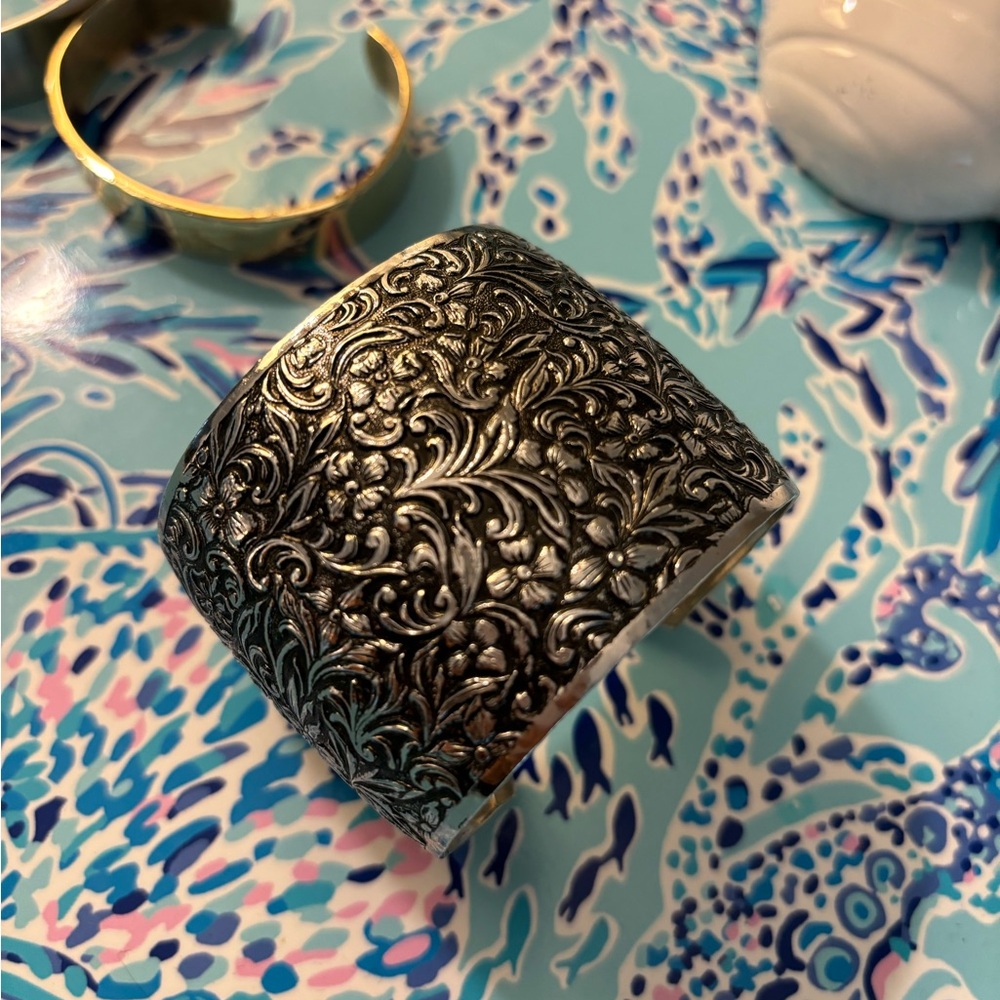 SARAH COVENTRY VINTAGE LARGE SILVER CUFF BRACELET